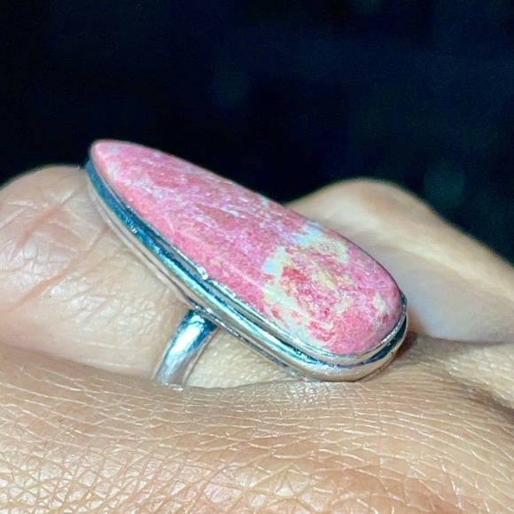 Bright Pink Thulite Ring Size 6 1/2 - Picture 12 of 15